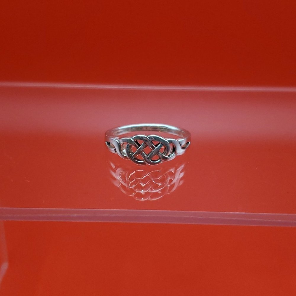 Size 8 925 Sterling Silver Cool Celtic Pattern Ring